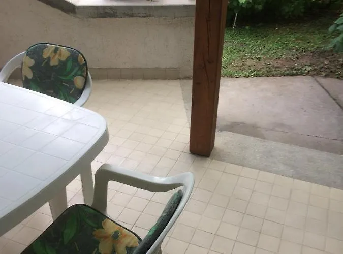 Parti ゲストハウス Zamárdi